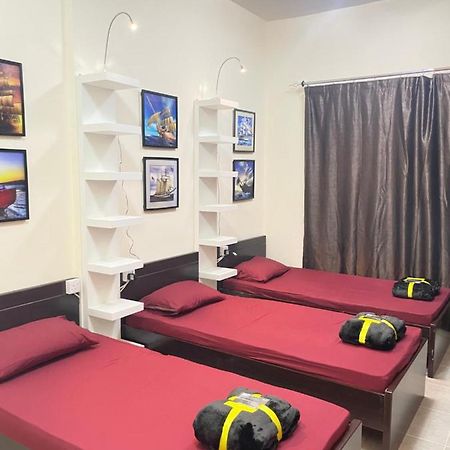 A Pousada Dxb Backpackers Executive Dubai Exterior foto
