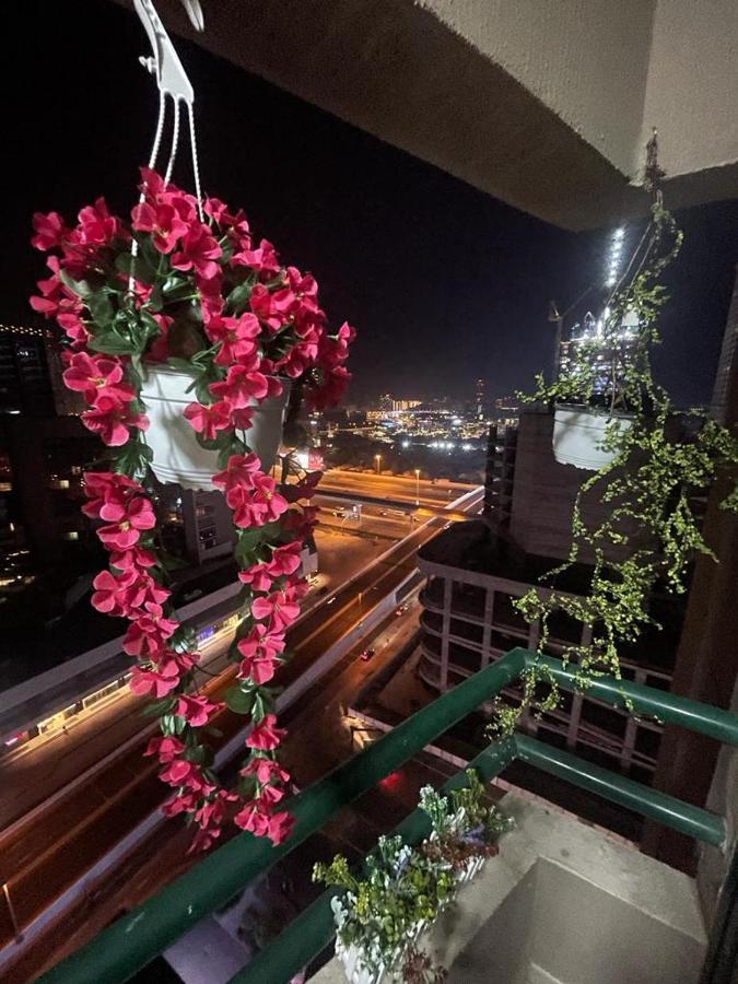 A Pousada Dxb Backpackers Executive Dubai Exterior foto
