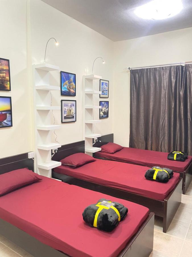 A Pousada Dxb Backpackers Executive Dubai Exterior foto
