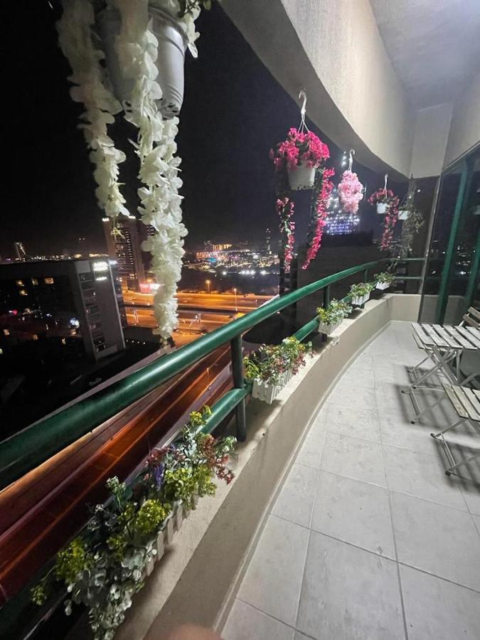 A Pousada Dxb Backpackers Executive Dubai Exterior foto